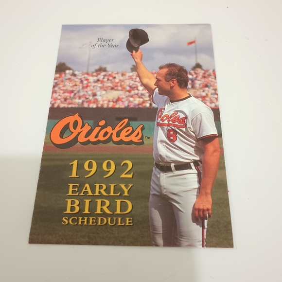 1995 Vintage Baltimore Orioles Baseball Media Guide & Schedule & 1992 Schedule - Picture 4 of 12